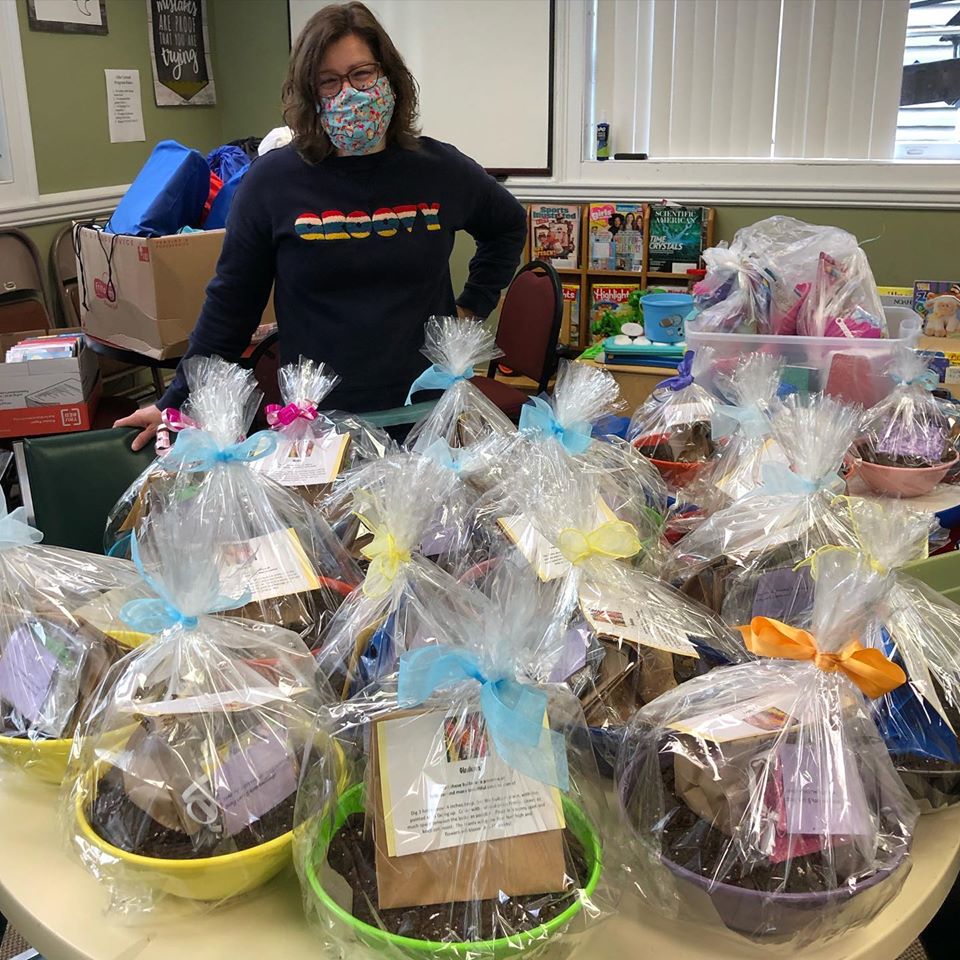 Caldwell United Methodist Church donates 30 gift baskets Family